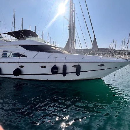 Exclusive 2 Botel