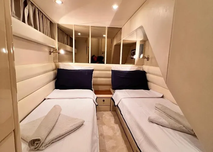 Exclusive 2 Bådhotel *