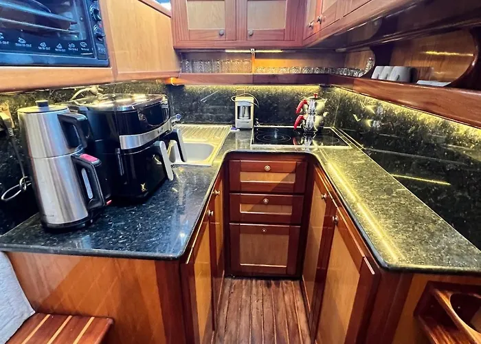 Exclusive 2 Ботель Кешме