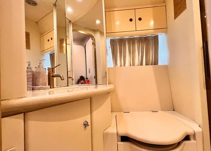 Exclusive 2 Bådhotel *