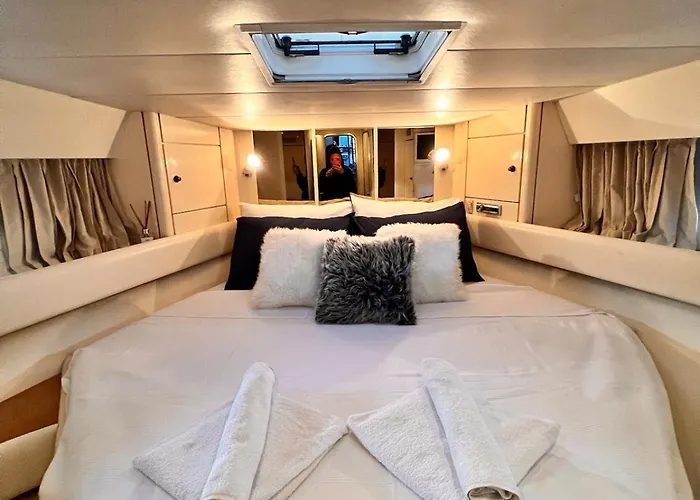 Ботель Exclusive 2 Кешме