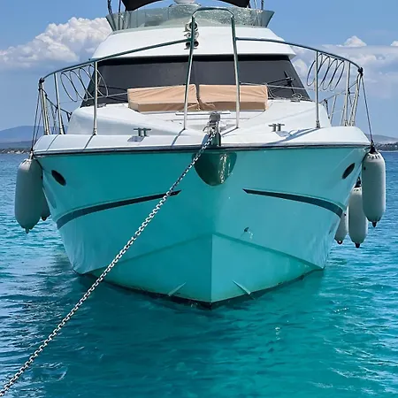 Exclusive 2 Botel Cesme