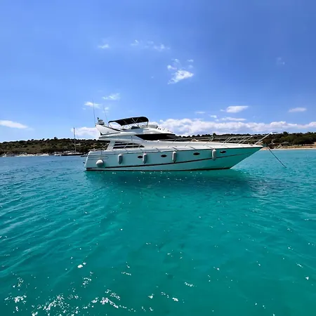 Botel Exclusive 2 Cesme