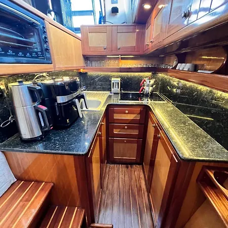 Exclusive 2 Botel Cesme