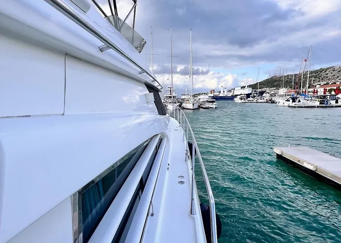 Exclusive 2 船屋 *